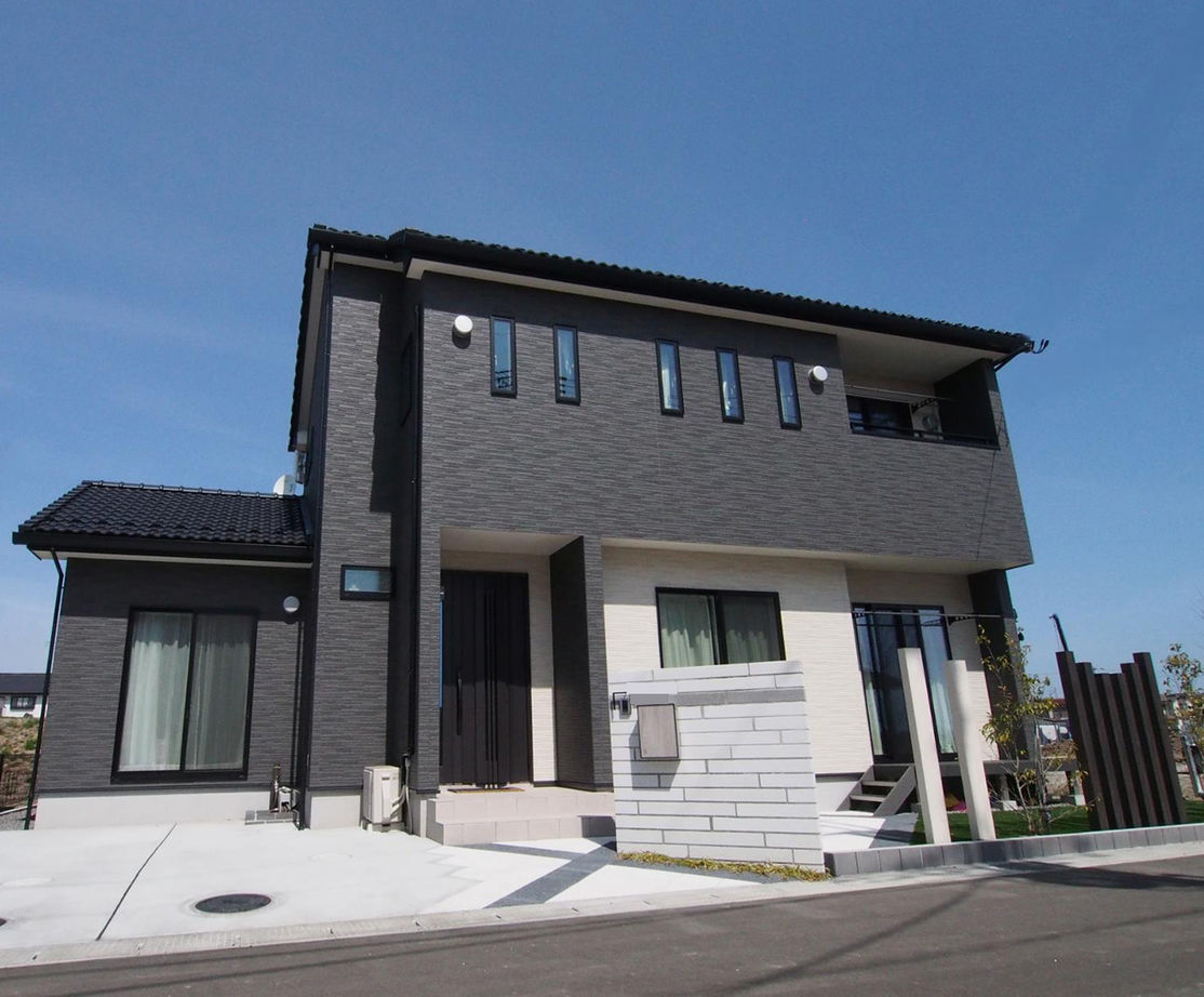 アオバクラフト 【1000万円台/間取り図有】おこもり感満載のステップダウンリビング！ローコストで叶えたくつろぎの家の建築実例画像10