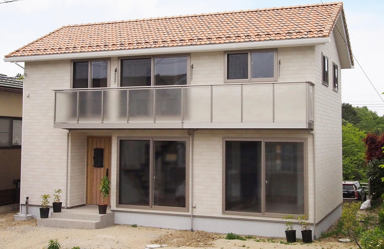 アオバクラフト 【1400万円台／間取図有】吹抜けとオープン階段で開放的！デザイン・高性能・ローコストのすべてが叶った家の建築実例画像2