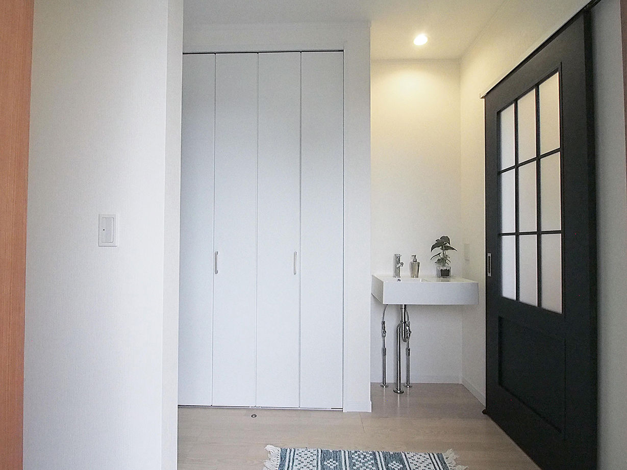 アオバクラフト 【1400万円台／間取図有】吹抜けとオープン階段で開放的！デザイン・高性能・ローコストのすべてが叶った家の建築実例画像7