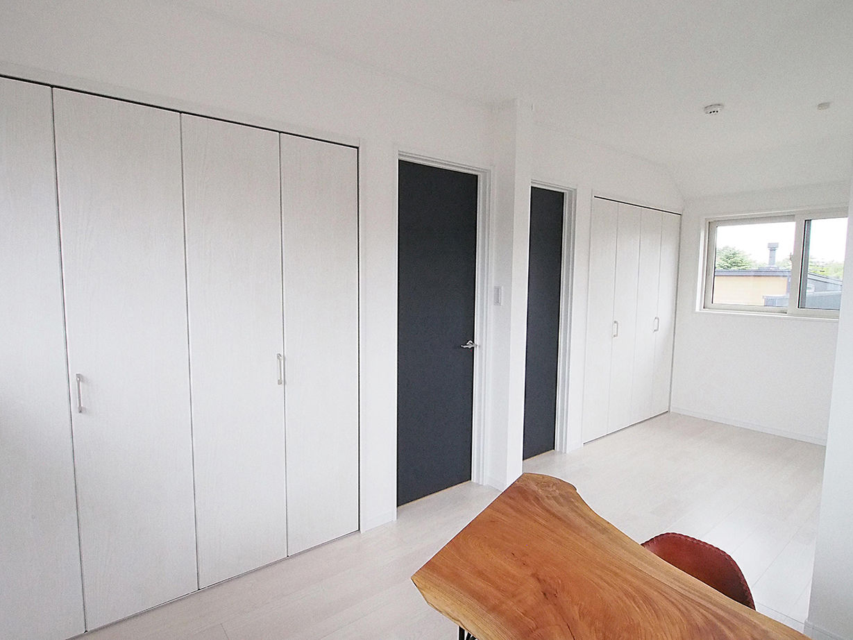 アオバクラフト 【1400万円台／間取図有】吹抜けとオープン階段で開放的！デザイン・高性能・ローコストのすべてが叶った家の建築実例画像10