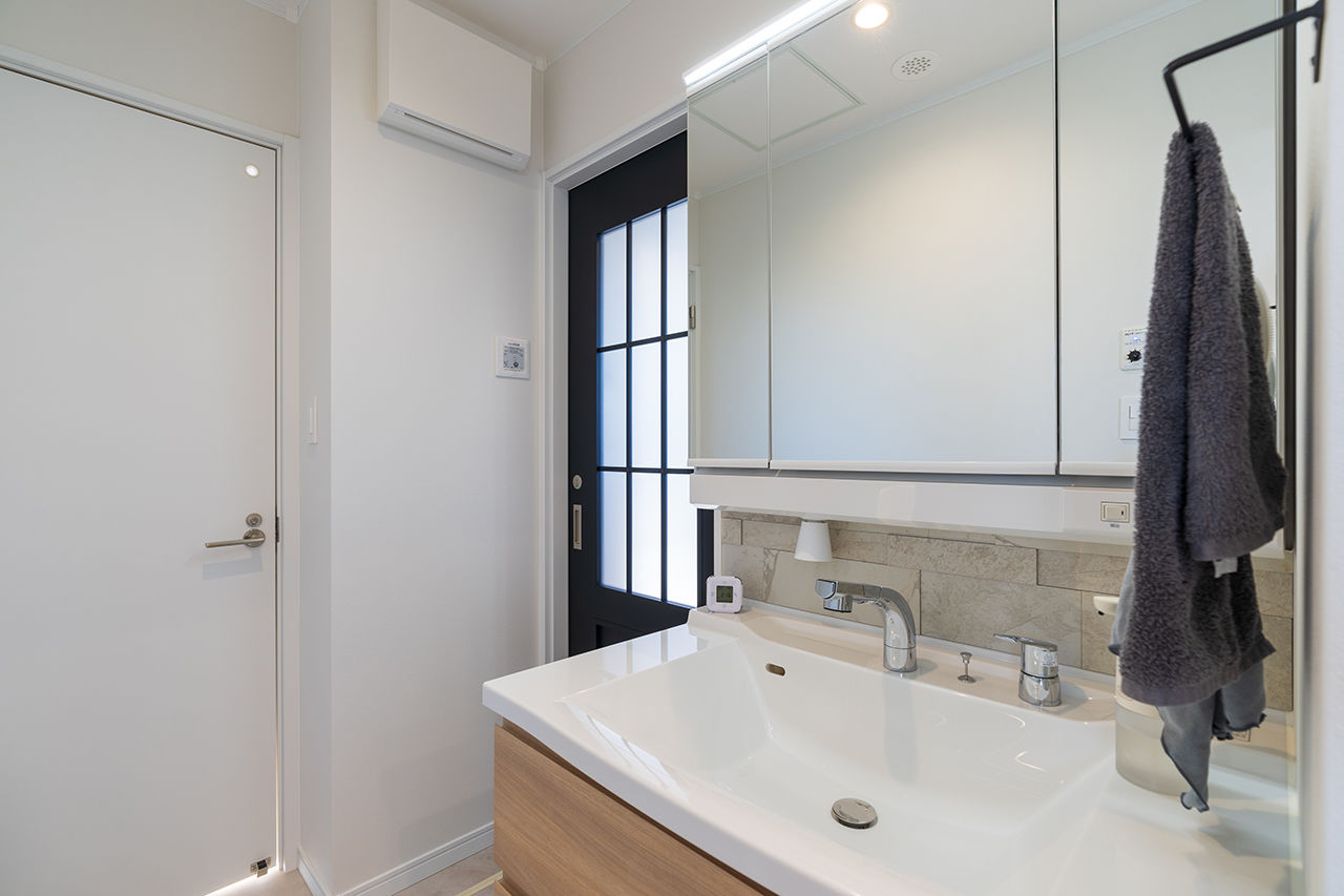 アオバクラフト 【本体価格1490万円】家族のつながりを大切にした、明るく開放的な吹き抜けのある住まいの建築実例画像7