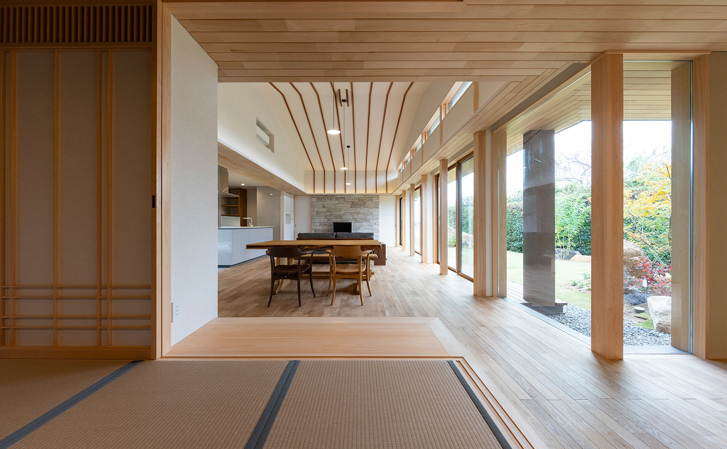 「き」なりの家 伸びやかな開放感と自然との一体感が素敵な、和モダンの平屋の建築実例画像2