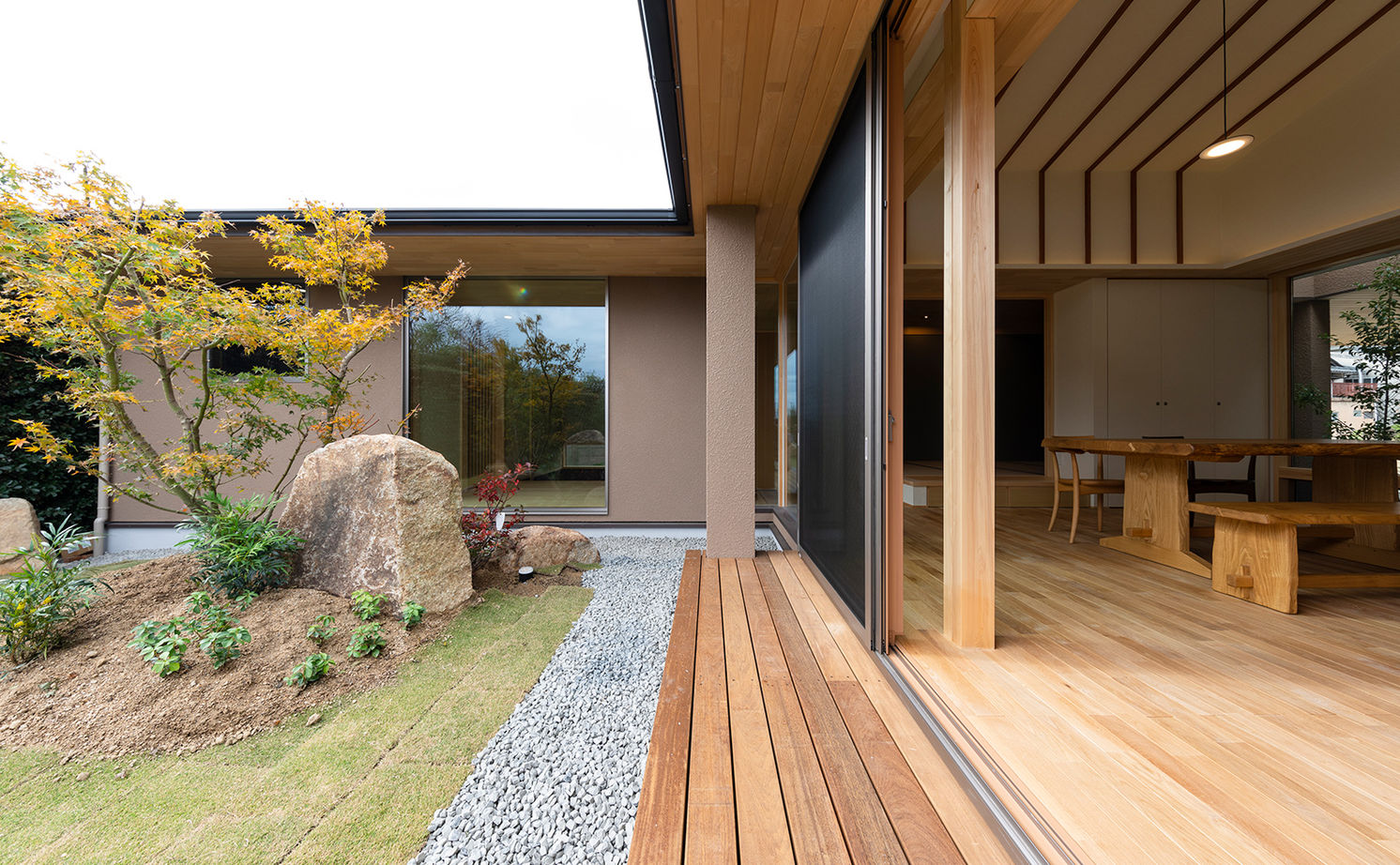 「き」なりの家 伸びやかな開放感と自然との一体感が素敵な、和モダンの平屋の建築実例画像3