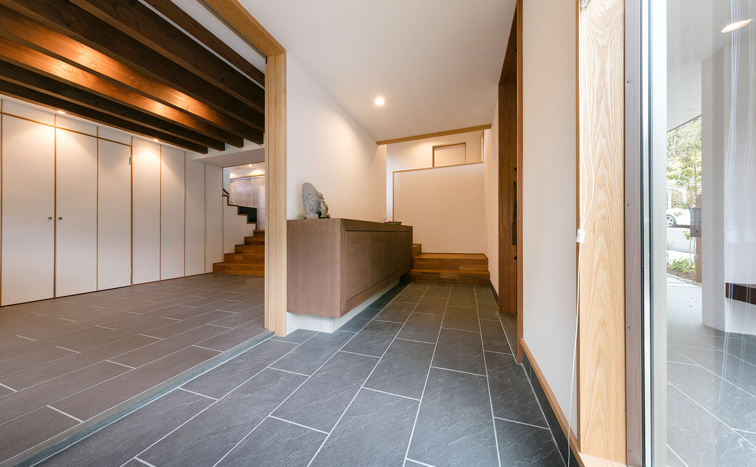 「き」なりの家 起伏に富んだ自然豊かな土地の魅力を活かしたスキップフロアの住まいの建築実例画像10