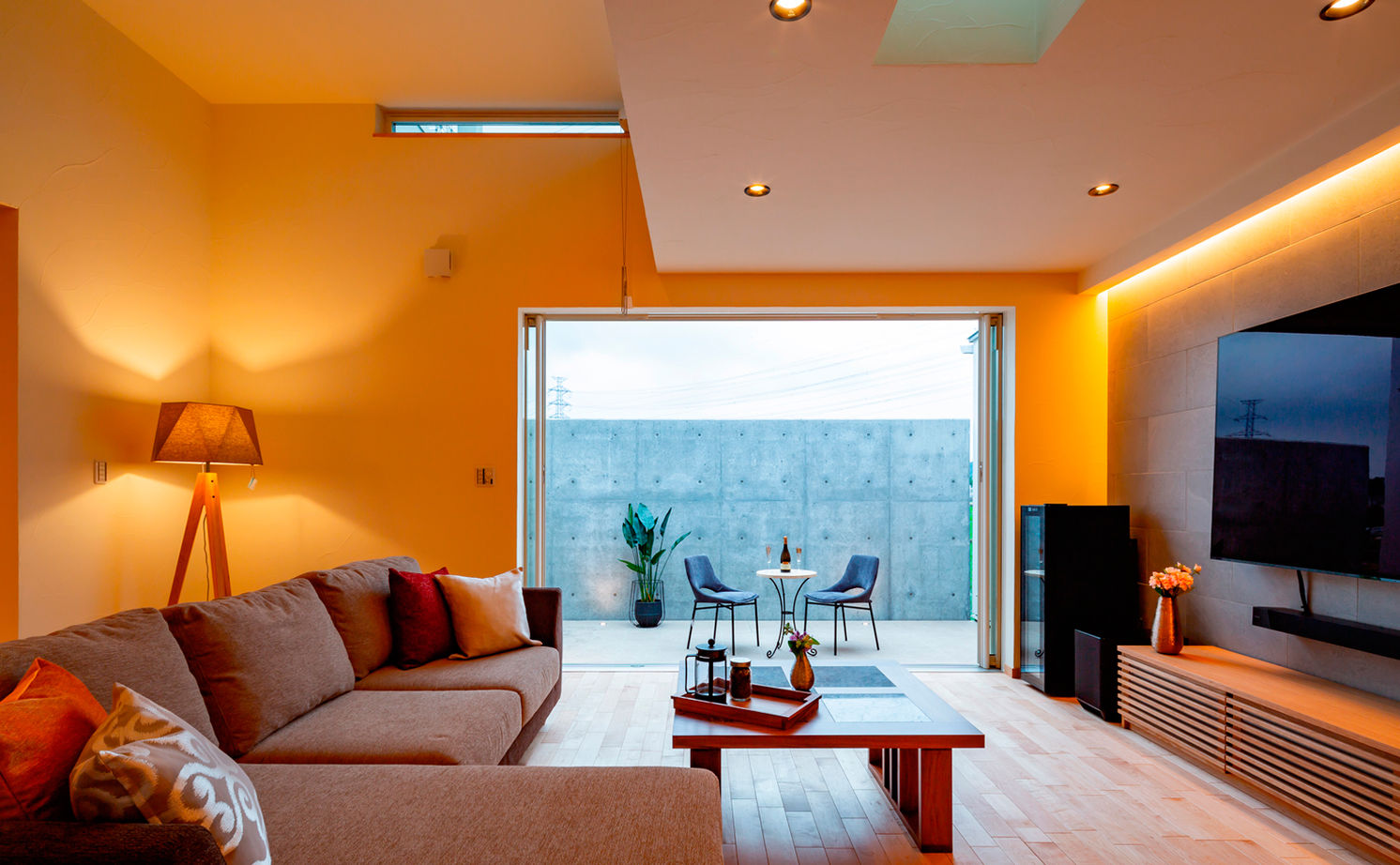 シャルドネホーム 【岐阜/ビルトインガレージ/注文住宅/間取り図】ホテルのような住み心地。テラスで非日常を味わう上質な家の建築実例画像3