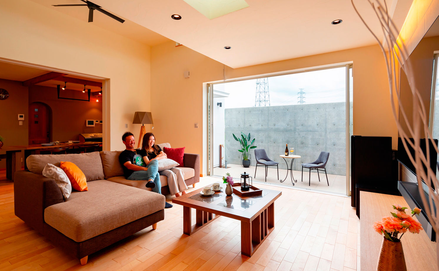 シャルドネホーム 【岐阜/ビルトインガレージ/注文住宅/間取り図】ホテルのような住み心地。テラスで非日常を味わう上質な家の建築実例画像5