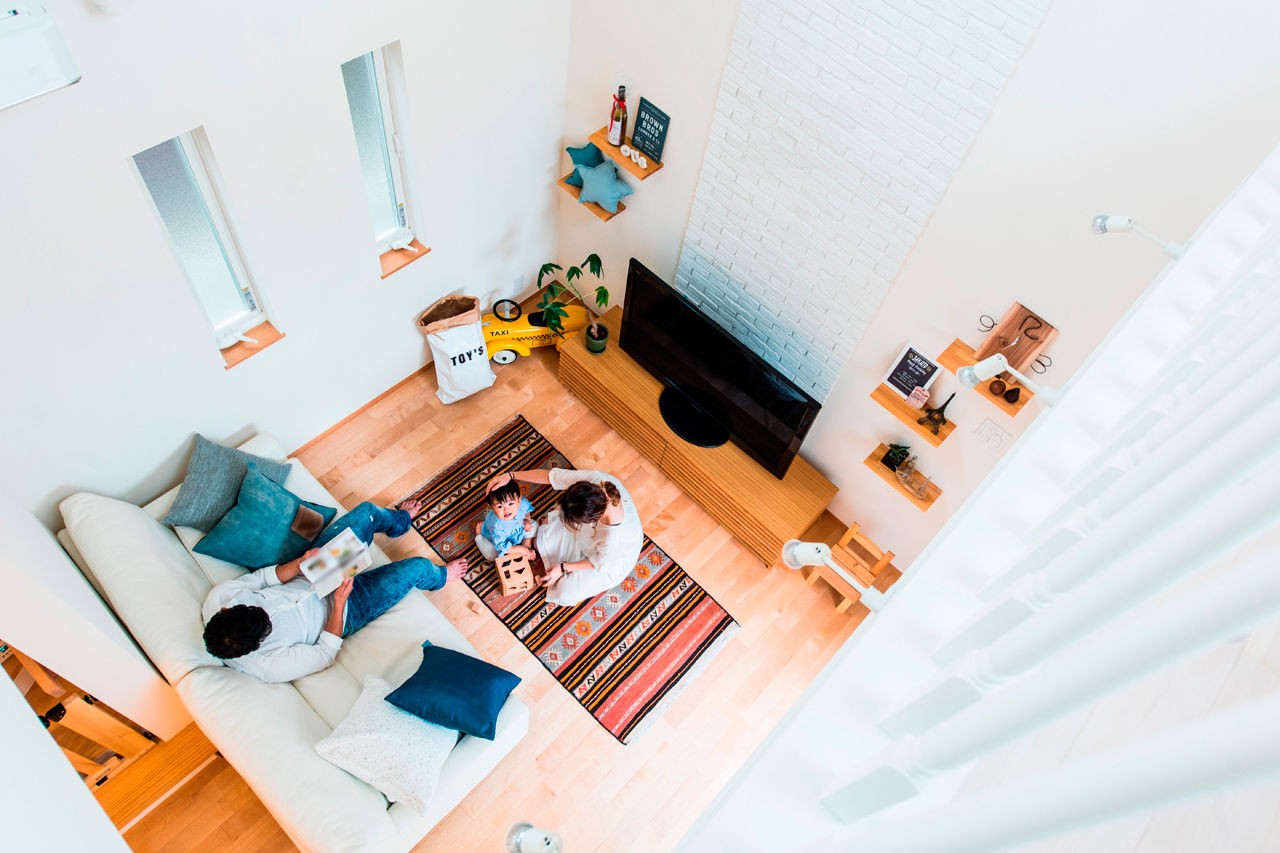 シャルドネホーム 【2階建て/吹抜け/中庭/テラス/間取り/30坪台】どこでも家族の声が聞こえる空間とプライベートを楽しむ家の建築実例画像2