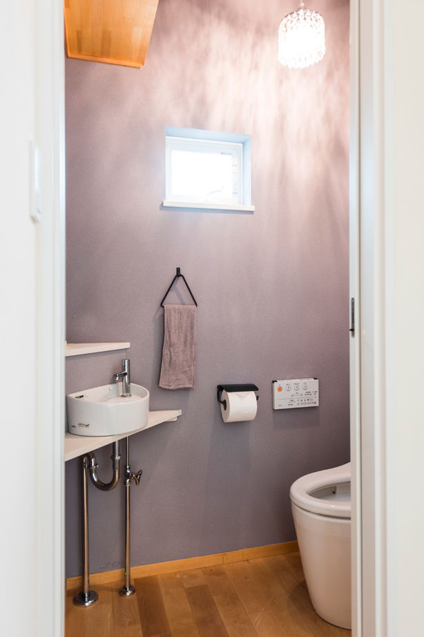 シャルドネホーム 【2階建て/吹抜け/中庭/テラス/間取り/30坪台】どこでも家族の声が聞こえる空間とプライベートを楽しむ家の建築実例画像8