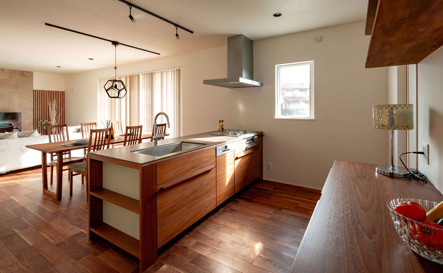 シャルドネホーム 【2000万円台/平屋スタイルの間取り】ウォルナットを主役にし、家具やタイルを丁寧に吟味した平屋風住宅の建築実例画像17