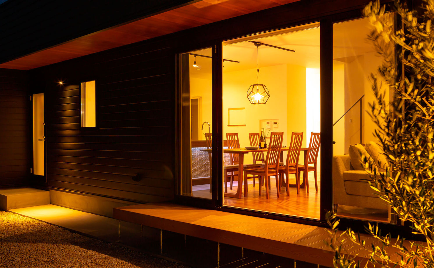 シャルドネホーム 【2000万円台/平屋スタイルの間取り】ウォルナットを主役にし、家具やタイルを丁寧に吟味した平屋風住宅の建築実例画像19