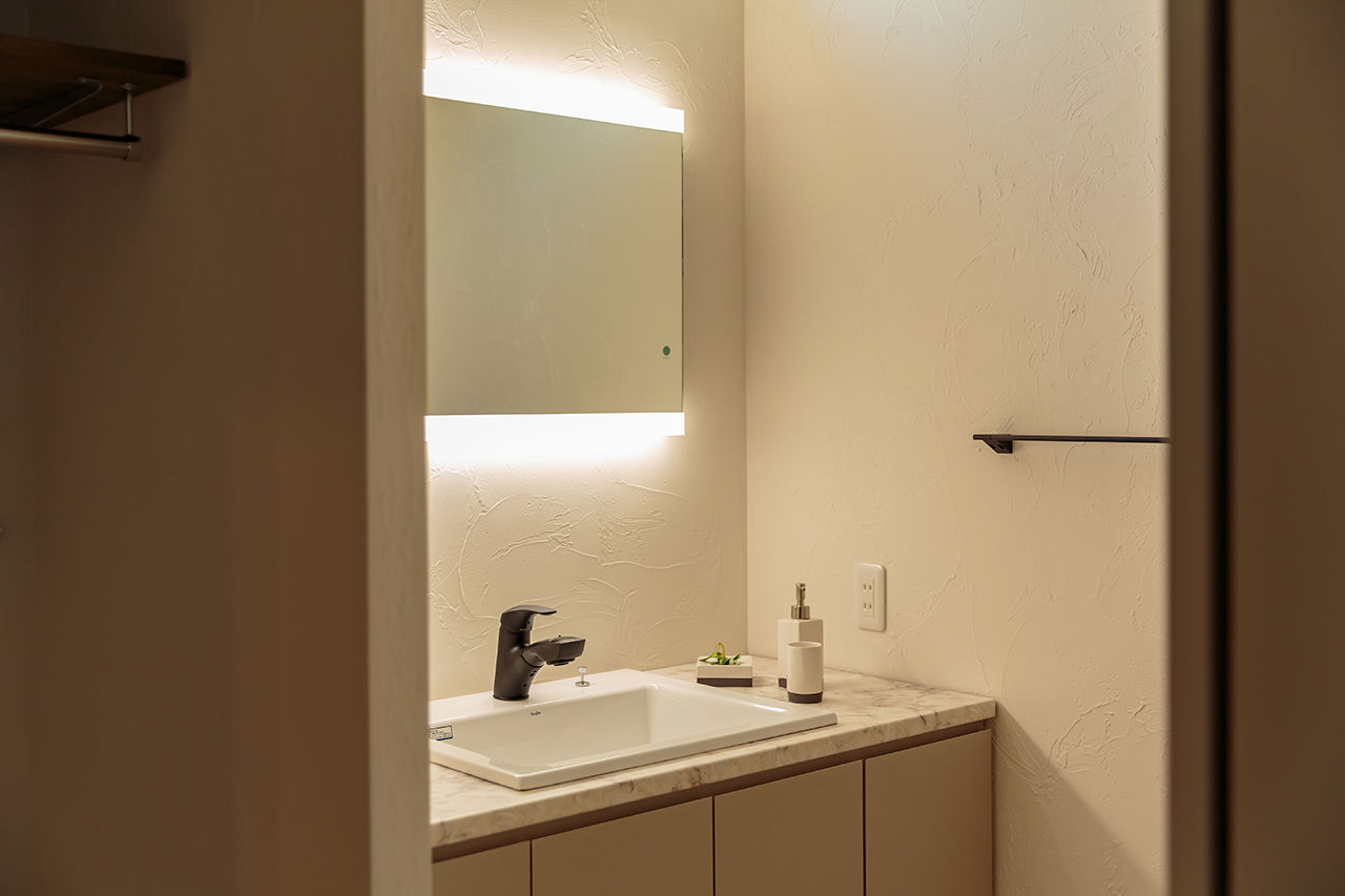 シャルドネホーム 【2000万円台/ホテルライク/家事ラク間取り】暮らしにフィットする、家族用玄関からの動線がお気に入りの建築実例画像3