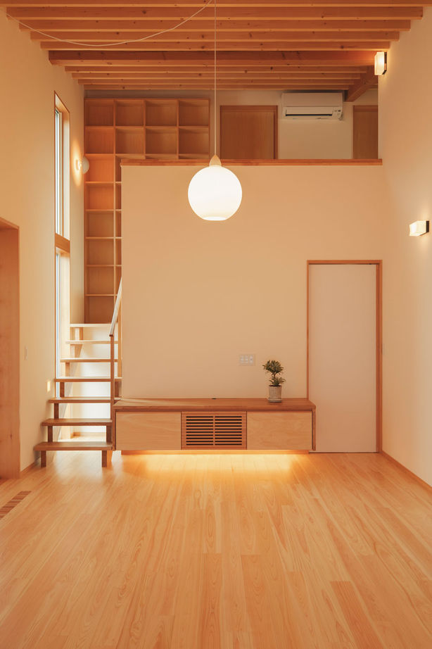 丸正渡邊工務所 【甲府市｜30坪×平屋風×建築家｜間取り有】滋味のある自然素材と造作が際立つ、洗練された平屋スタイルの建築実例画像5