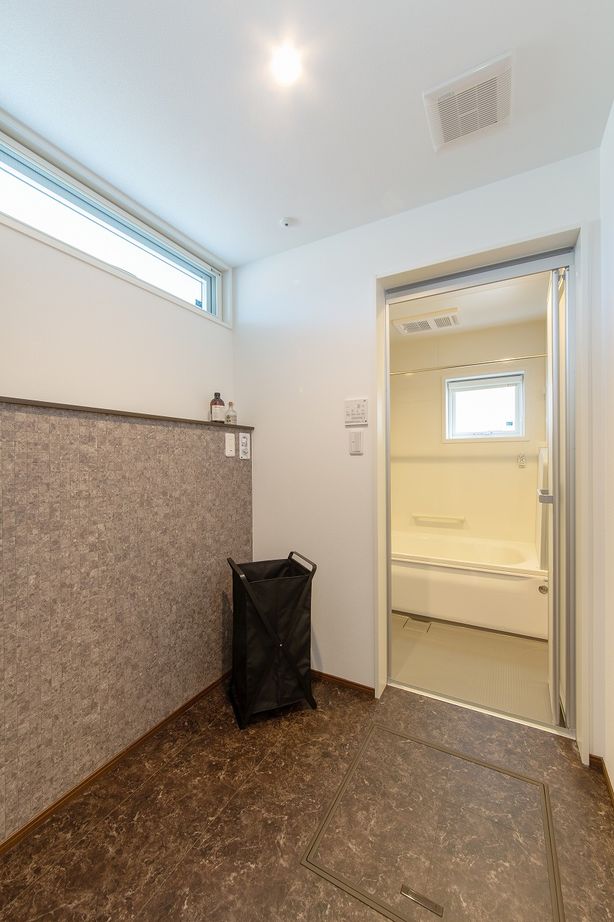 ステーツ 開放感と快適さを両立。自由な発想と異素材で彩る、温もりのカフェスタイルの建築実例画像6