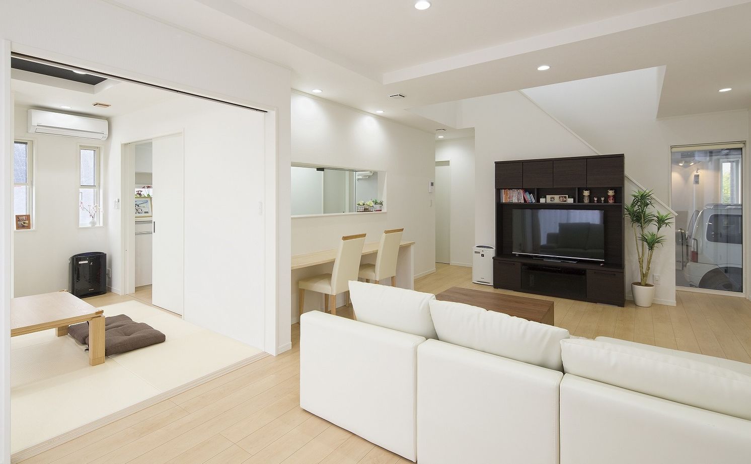 ステーツ 【本体価格1967万円/約37坪】最初のプラン出しから一貫して明確な明瞭な見積もりに安心感の建築実例画像2