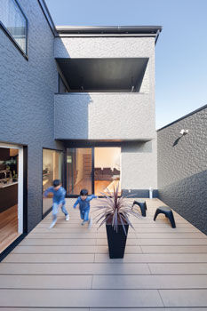 ステーツ 【本体価格2052万円/約41坪】愛犬も寛ぐ23.5帖のL字型リビングと子供が駆け回るウッドデッキのある家の建築実例画像5