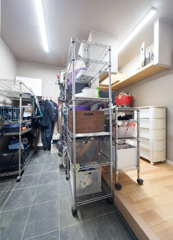 ステーツ 【本体価格2052万円/約41坪】愛犬も寛ぐ23.5帖のL字型リビングと子供が駆け回るウッドデッキのある家の建築実例画像8