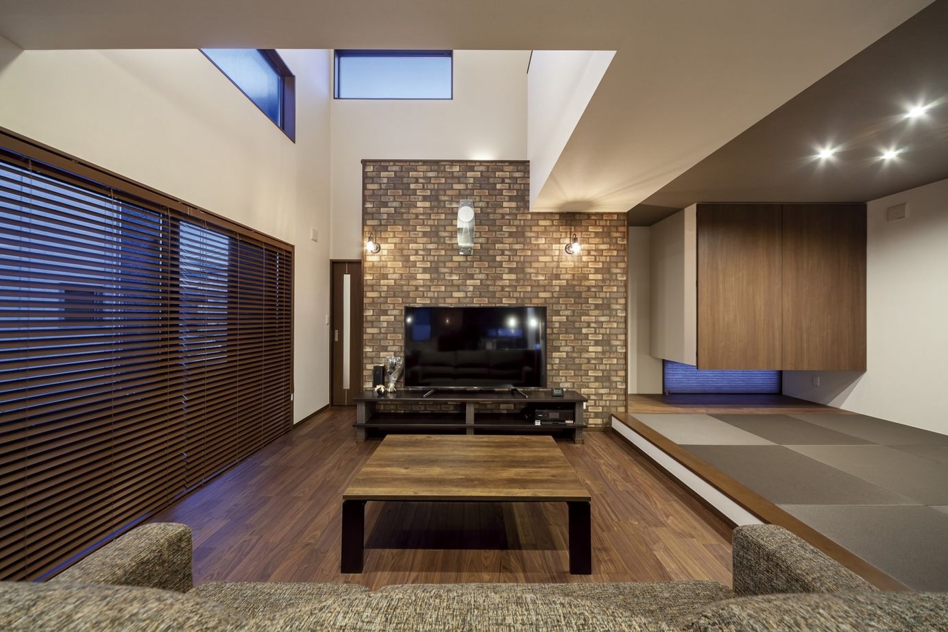 ステーツ 【本体価格1800万円台/約32坪】レトロとモダンが調和する開放的な吹き抜けリビングのある暮らしの建築実例画像3