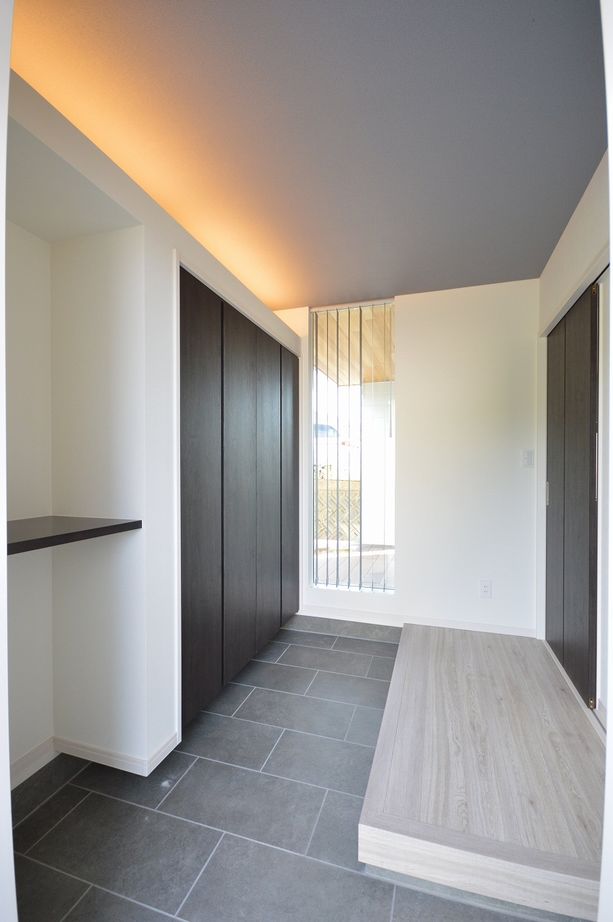 ステーツ 枠の見えない特殊な大開口窓がウッドデッキと外をつなげるお住まいの建築実例画像6