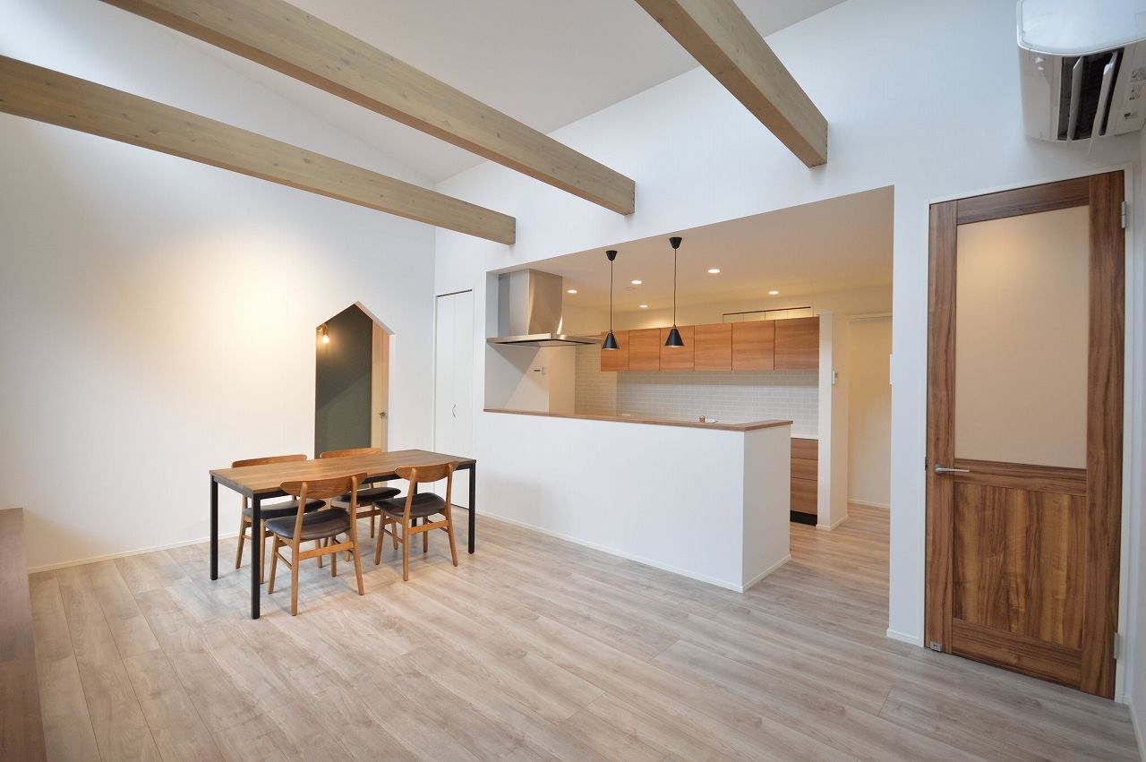 ステーツ 圧倒的な開放感！勾配天井のある25坪の平屋住まいの建築実例画像