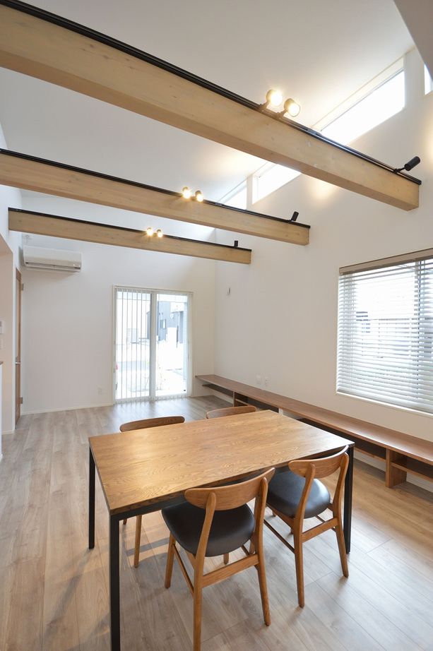 ステーツ 圧倒的な開放感！勾配天井のある25坪の平屋住まいの建築実例画像3