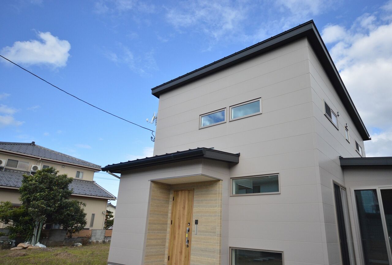 ステーツ キッチンが主役、回れる動線の家の建築実例画像5