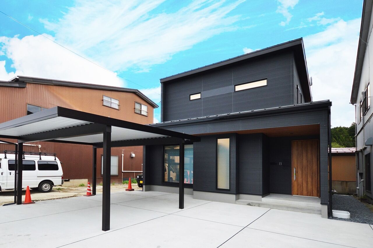 ステーツ 白黒のメリハリを活かしたナチュラルリッチな家の建築実例画像