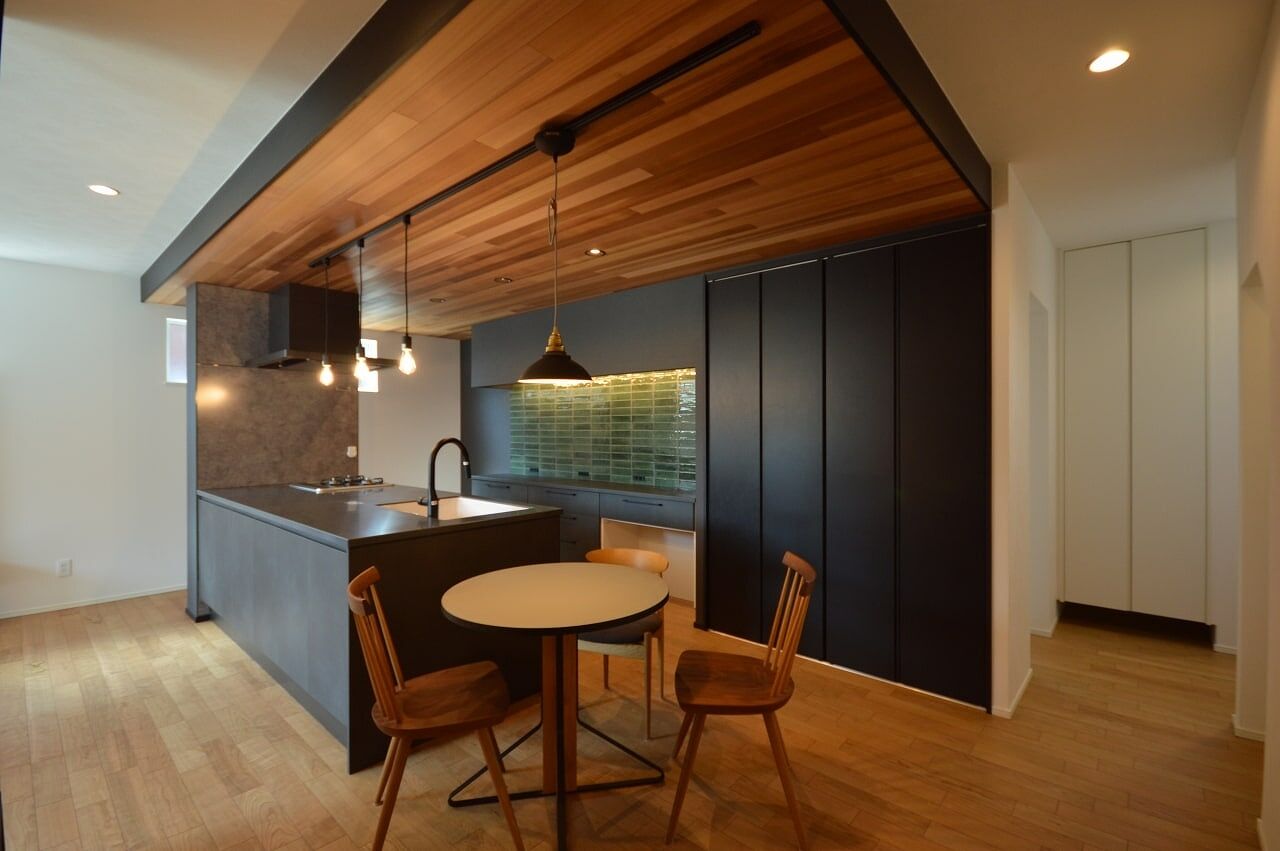 ステーツ 白黒のメリハリを活かしたナチュラルリッチな家の建築実例画像3