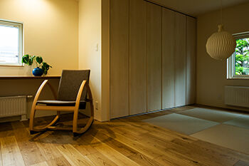 北王 【勾配天井の平屋】素晴らしく手入れされた庭園を、どの部屋からも臨むことができる住まいの建築実例画像6