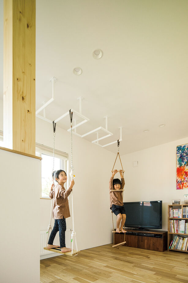 北王 【突き当り、いつも緑】大きな窓から見える生垣のグリーンが目隠しにの建築実例画像6