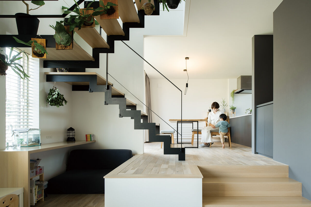 北王 【スキップフロアがつなぐ家】場所によって外の見え方が違い、敷地との一体感が生まれるの建築実例画像3