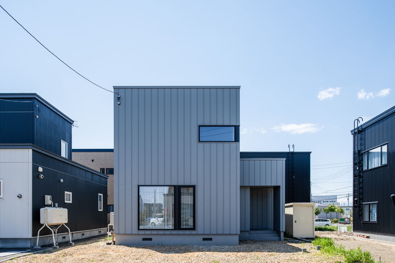 北王 【陰影の美しいセミオーダーの家】31.5坪に回遊動線、パントリーなど支持される要素をたっぷりの建築実例画像1