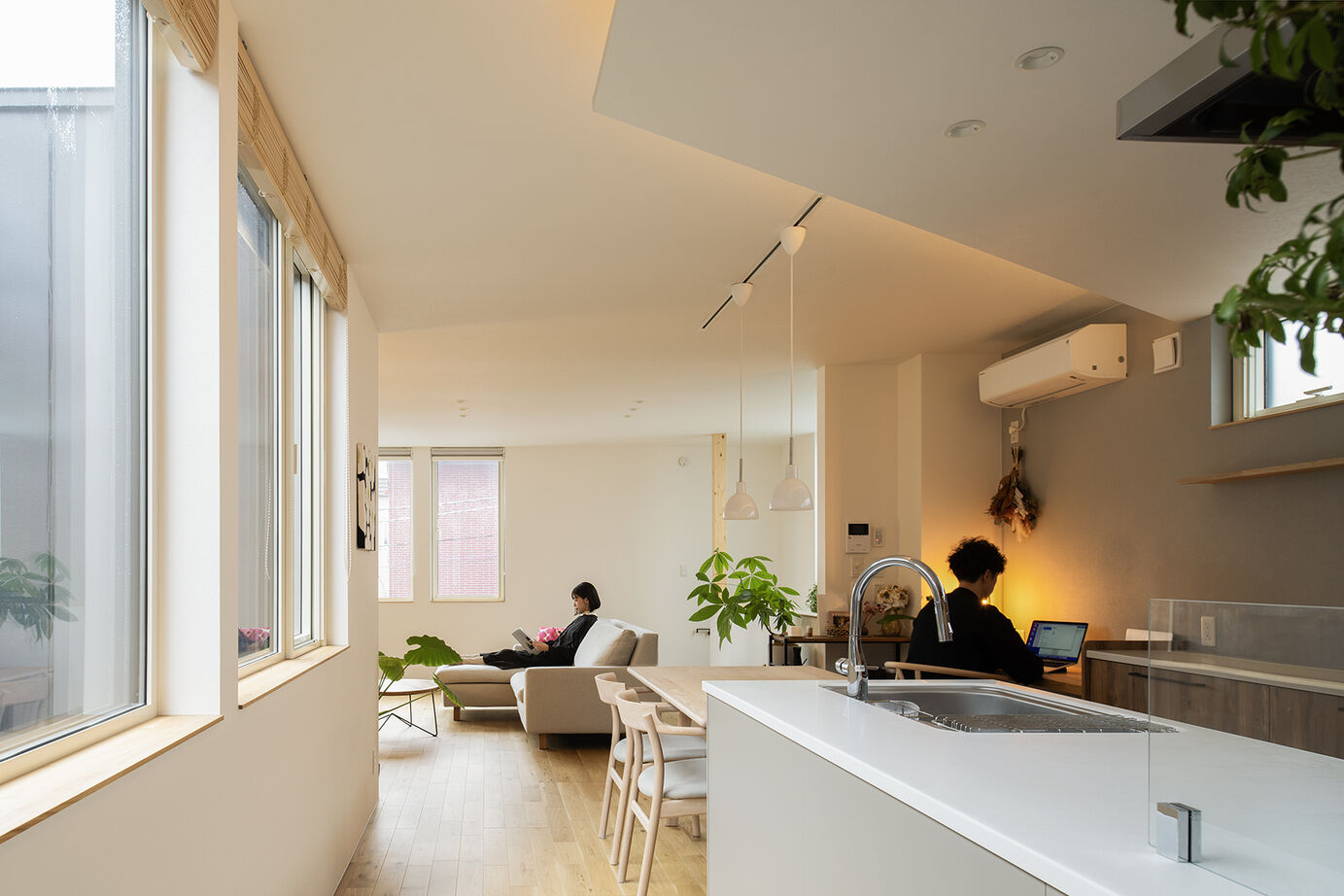 北王 【縁側で和む、中庭のある家】＊間取図あり＊めぐる季節と穏やかに、ふたりの時間を楽しむの建築実例画像3