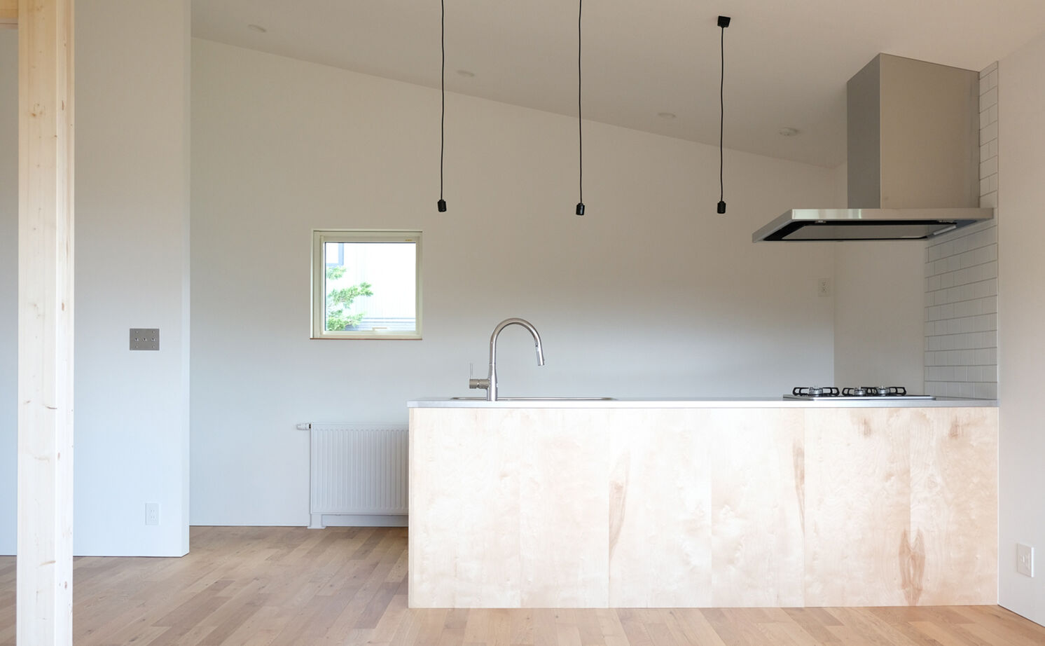 北王 【山を間近に感じる家】2階リビングのコーナー窓から、四季の自然と街の眺望を存分に楽しむの建築実例画像8