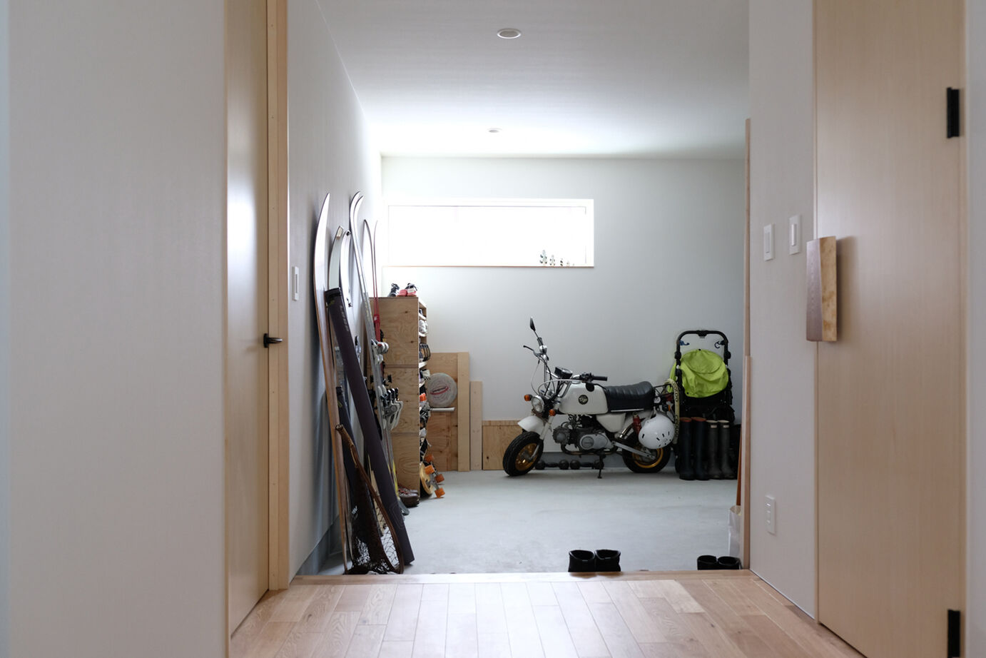 北王 【山を間近に感じる家】2階リビングのコーナー窓から、四季の自然と街の眺望を存分に楽しむの建築実例画像11