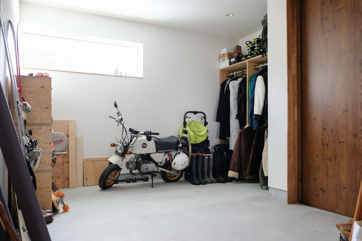 北王 【山を間近に感じる家】2階リビングのコーナー窓から、四季の自然と街の眺望を存分に楽しむの建築実例画像12