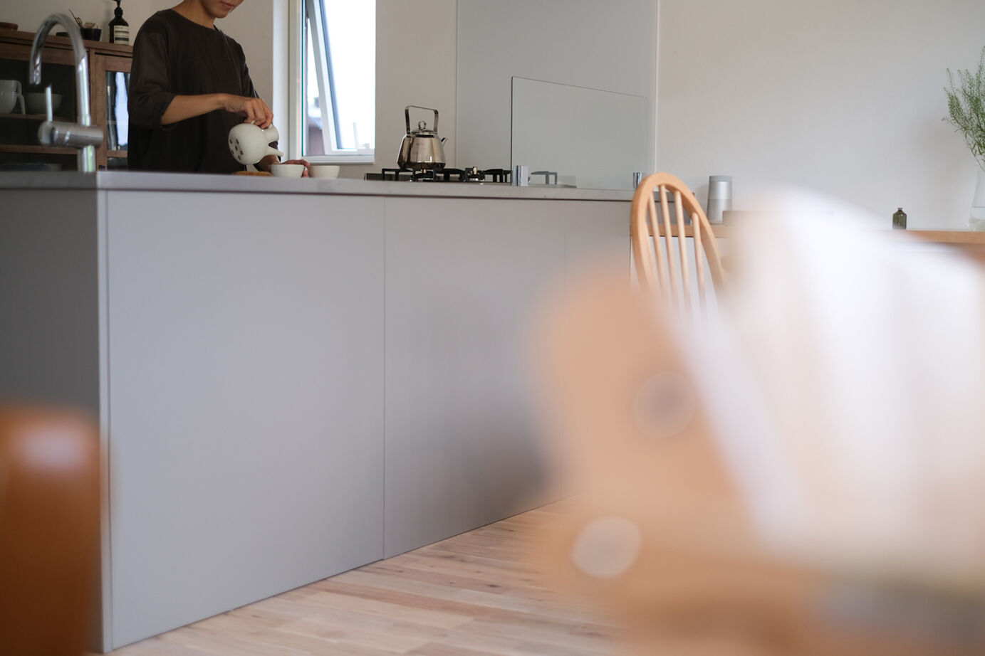 北王 【緑道の風景と薪ストーブが映える家】白くきれいな空間に家具やインテリアを整えて、美しく心地よく暮らすの建築実例画像11