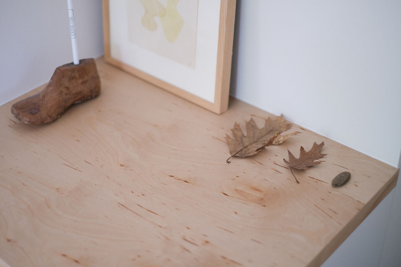 北王 【緑道の風景と薪ストーブが映える家】白くきれいな空間に家具やインテリアを整えて、美しく心地よく暮らすの建築実例画像14