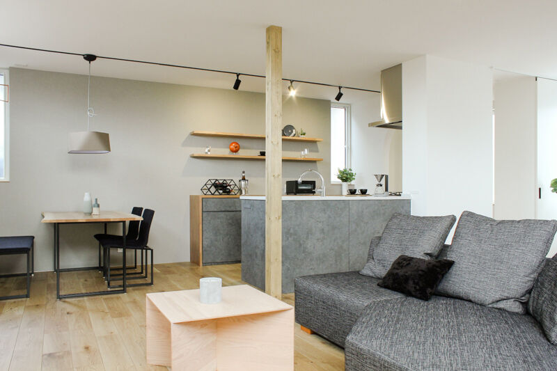 北王 【印象的な窓の家】北西方向へ抜ける眺めを活かして計画の建築実例画像3