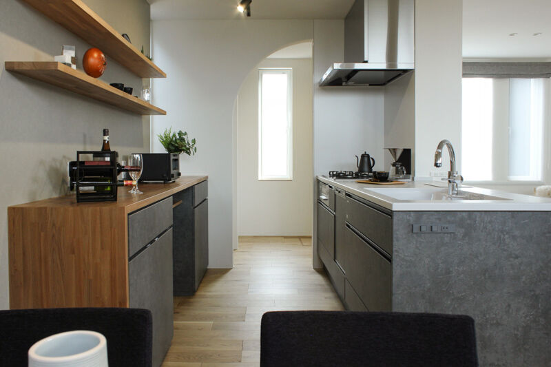 北王 【印象的な窓の家】北西方向へ抜ける眺めを活かして計画の建築実例画像5