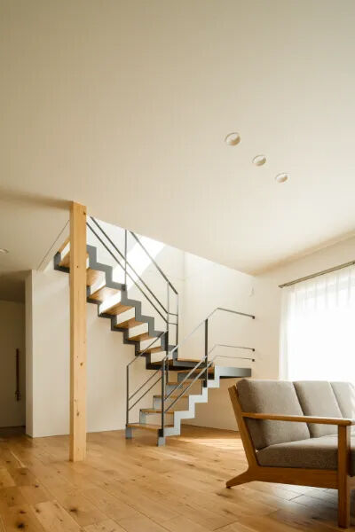 北王 【自然な流れで暮らす】リビング・水回りなど、すべてがコンパクト+スマートにまとめられた家の建築実例画像3