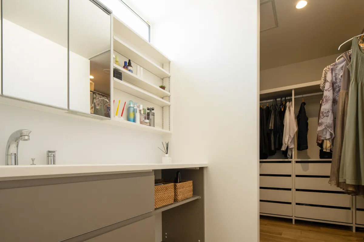 北王 【自然な流れで暮らす】リビング・水回りなど、すべてがコンパクト+スマートにまとめられた家の建築実例画像7