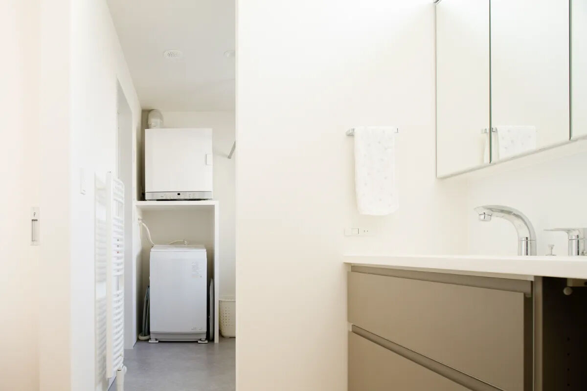 北王 【自然な流れで暮らす】リビング・水回りなど、すべてがコンパクト+スマートにまとめられた家の建築実例画像9