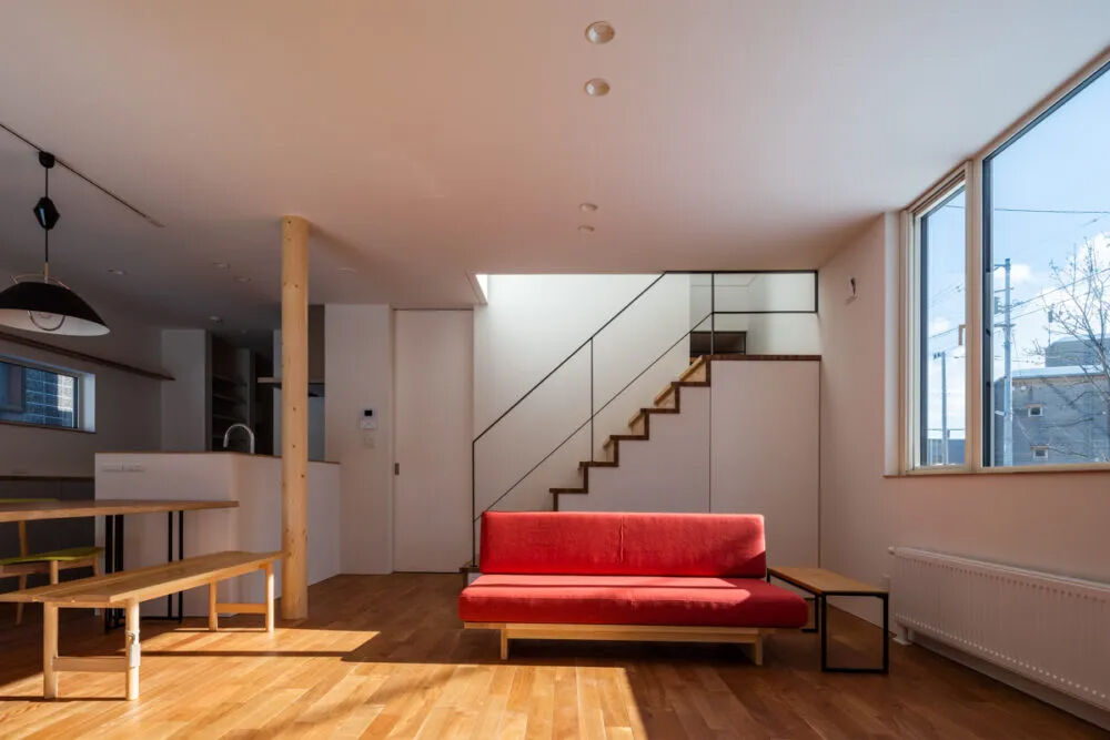 北王 【防風林沿いにある家】それぞれの窓が景色を切り取り、どこに居ても気持ちが良い空間の建築実例画像2