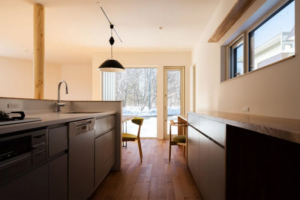 北王 【防風林沿いにある家】それぞれの窓が景色を切り取り、どこに居ても気持ちが良い空間の建築実例画像6