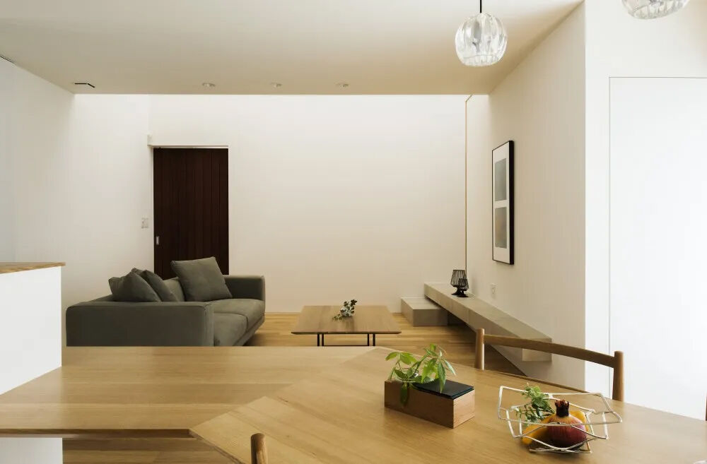 北王 【勾配屋根の家】建物一体のカーポートや造作ダイニングテーブルでスタイリッシュにの建築実例画像3