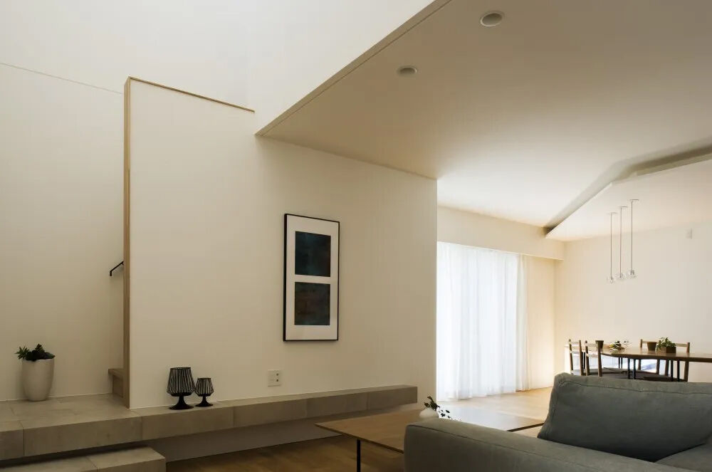 北王 【勾配屋根の家】建物一体のカーポートや造作ダイニングテーブルでスタイリッシュにの建築実例画像5