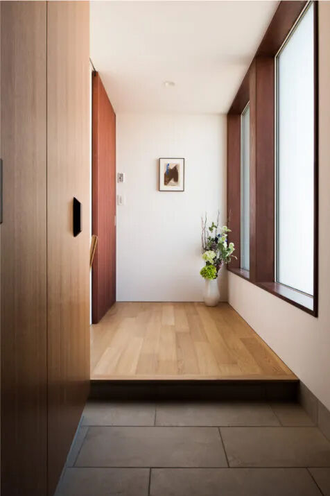 北王 【勾配屋根の家】建物一体のカーポートや造作ダイニングテーブルでスタイリッシュにの建築実例画像9