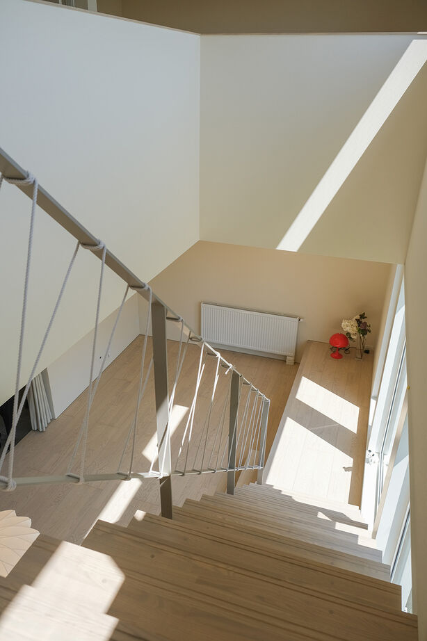 北王 【緑を取り込む家】吹き抜けと大きな窓。家の中からも緑を愉しめるの建築実例画像8