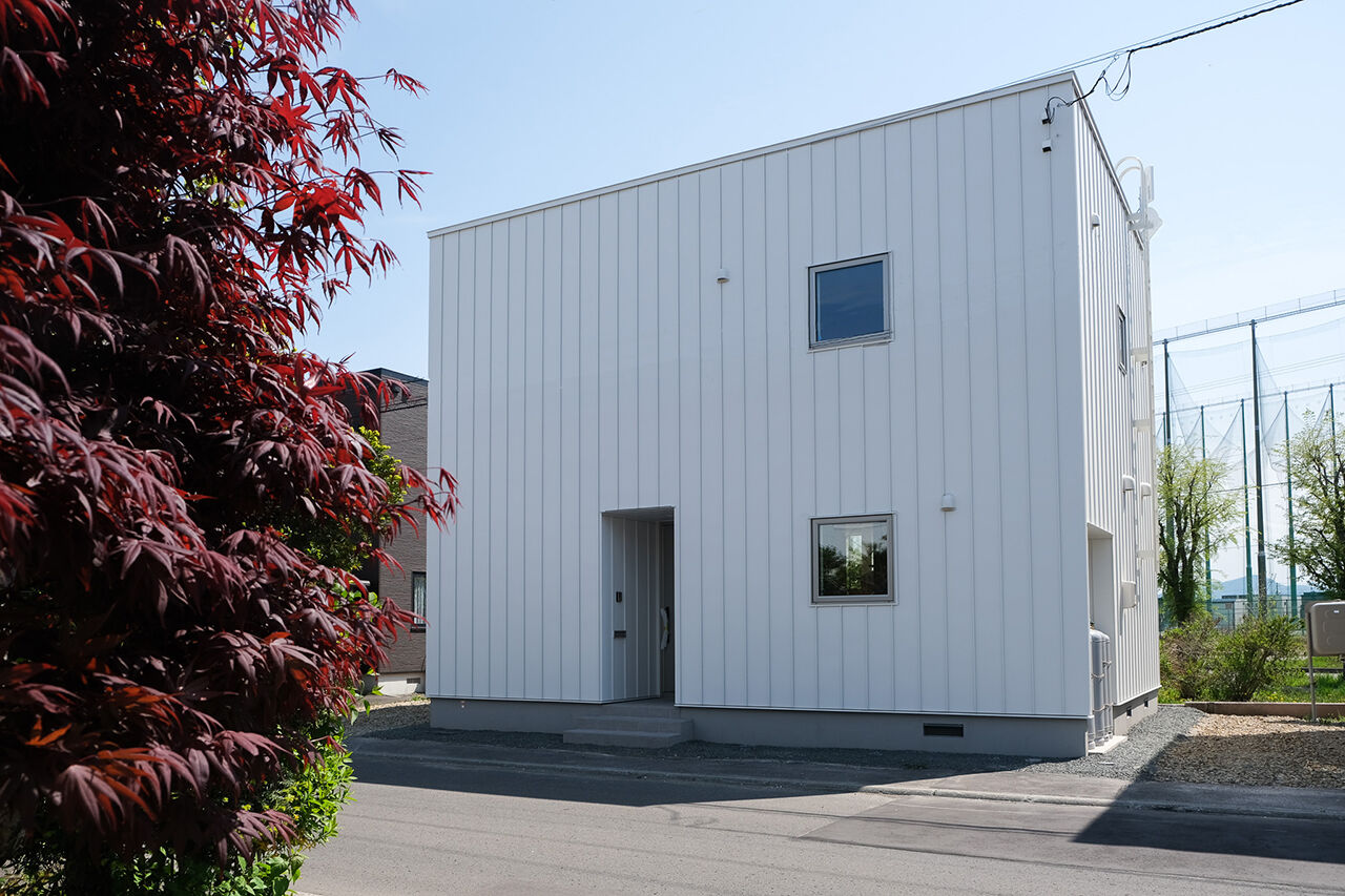 北王 【緑を取り込む家】吹き抜けと大きな窓。家の中からも緑を愉しめるの建築実例画像10