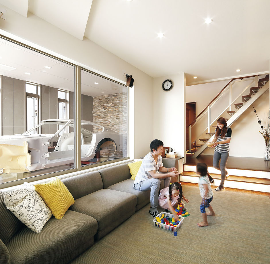 アトリエＳｕｍｉｋａ―住処―　創美建築企画　 ビルトインガレージでリビングから愛車を眺める。こだわりを実現した住まい/間取りを工夫/おしゃれな家の建築実例画像1